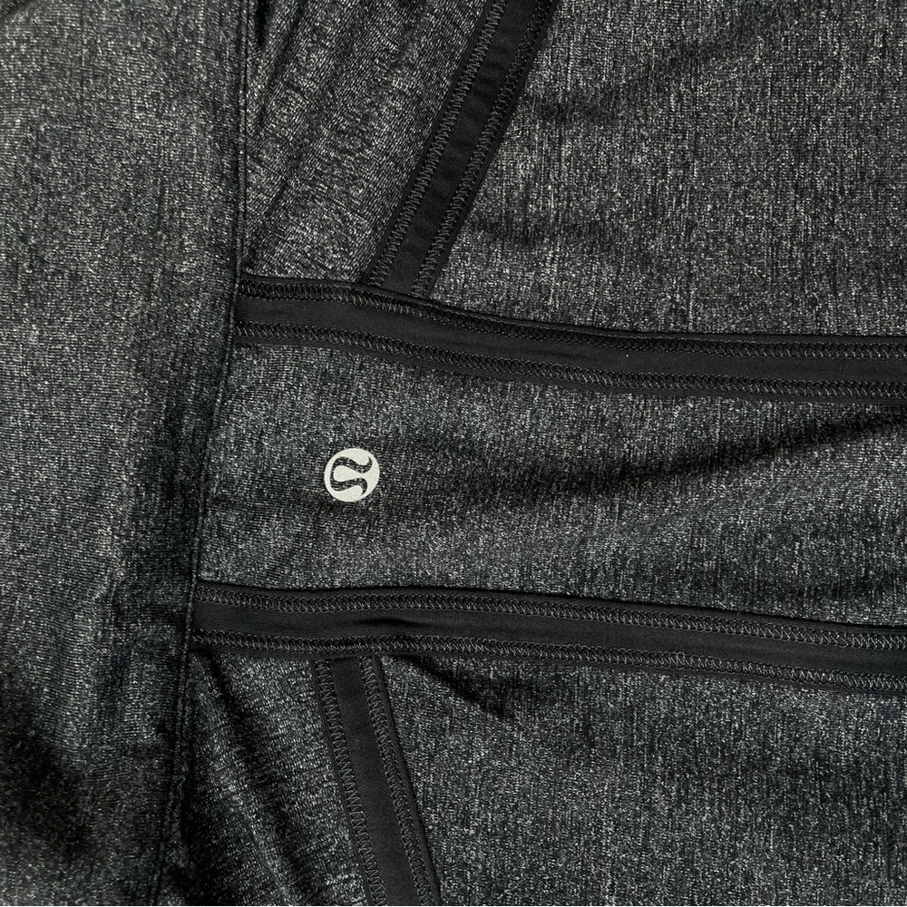 Lululemon zip up jacket small 4 6 - Picture 4 of 4